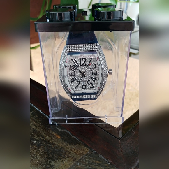 Watch - Picture 5 of 6